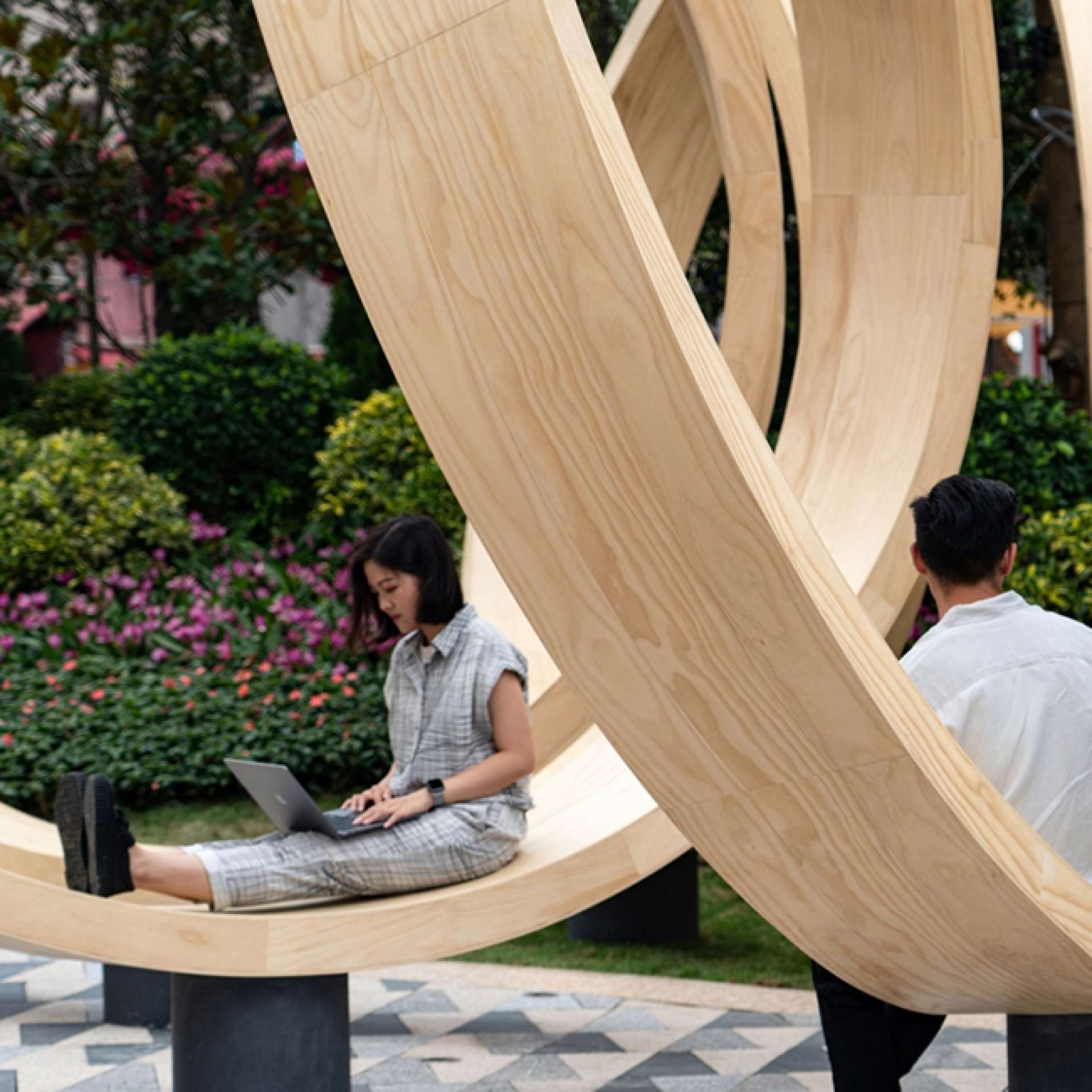 Wooden Infinite Loop Seating Installation